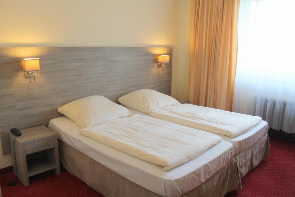 Hotel Lorien Cologne Room photo